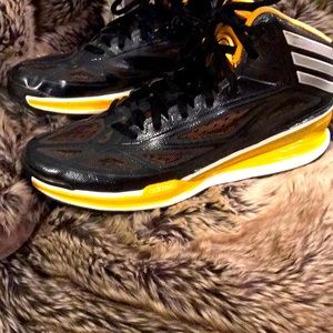 Men’s Size 12 D Rose Adidas